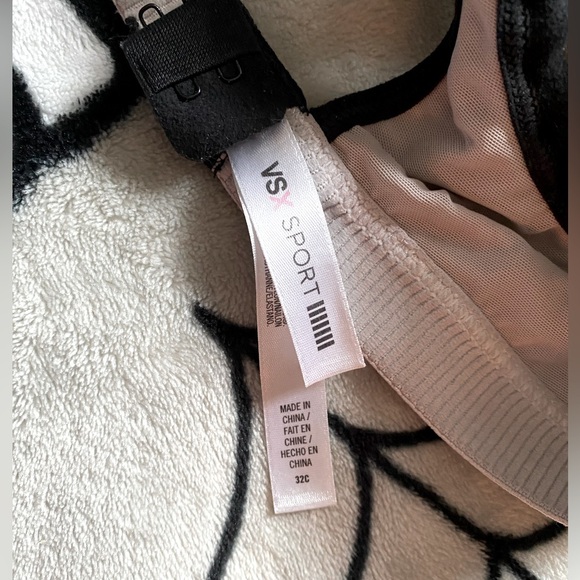Victoria Secret Sport sports bra - Picture 4 of 4